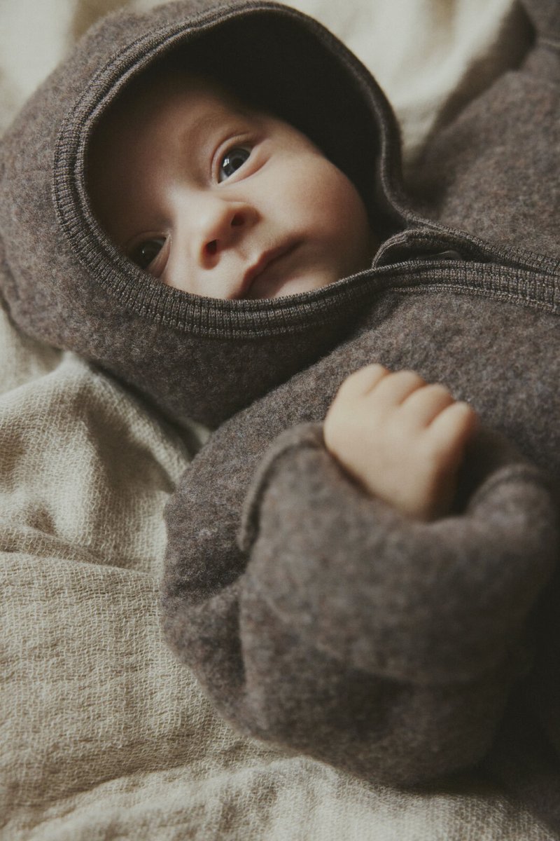 Jak Dbać o Kombinezon z Wełny Merino, Aby Służył Przez Kilka Sezonów? - MINI BÉBÉ